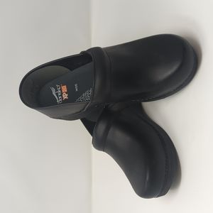 Dansko XP 2.0 2022 Black Waterproof Pull Up Professional Clogs Size 41